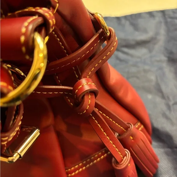 Dooney & Bourke's Teagan Mulberry Purse. - Picture 12 of 16